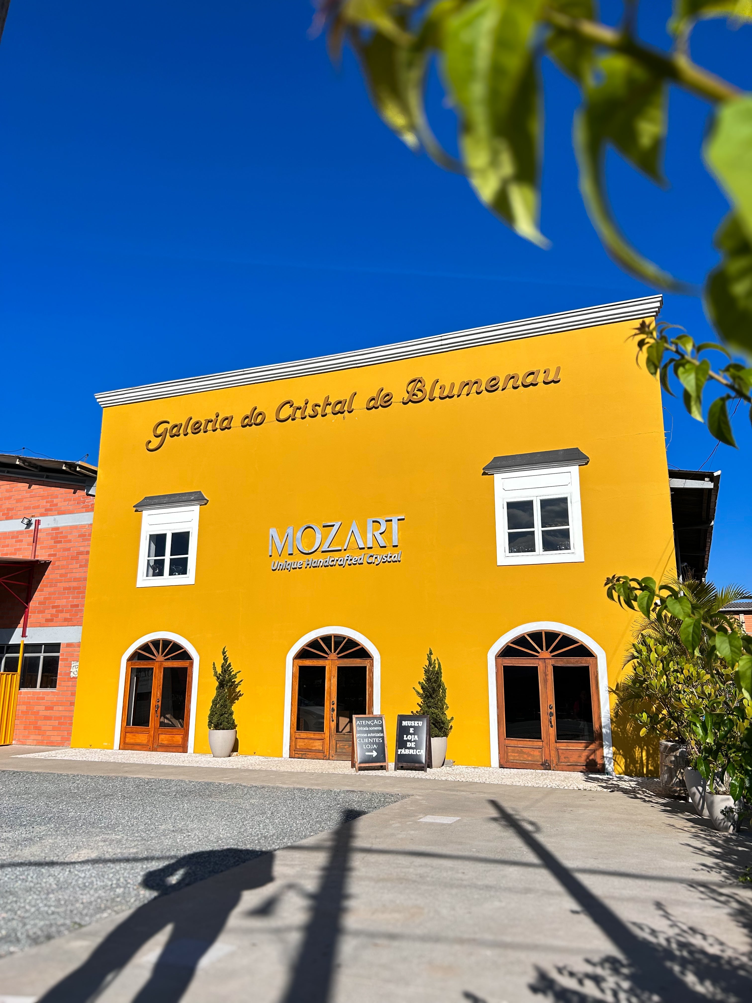 Mozart Crystal conquista Selo Ouro no Tripadvisor e apresenta a nova Galeria do Cristal de Blumenau como marco do turismo cultural catarinense
